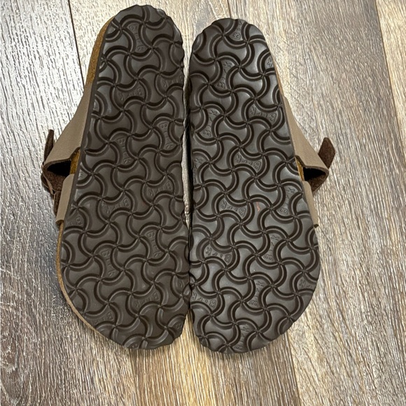Birkenstock Women's Tan Strappy Sandals (37) - Picture 5 of 9